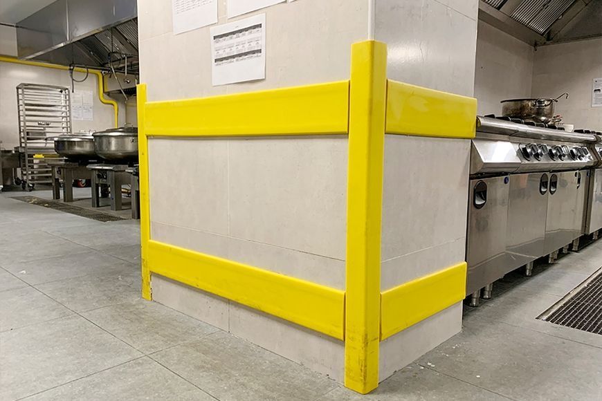 Промышленный угловой отбойник HSP 75 Arfen (Турция), 3 м.п. белый 0485 фото от Arfen